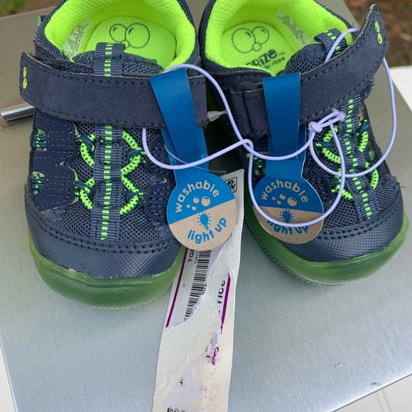Stride Rite Other - 🌴NWTSuprise By Stride Rite Sz 4M Soles Lite Up🌴